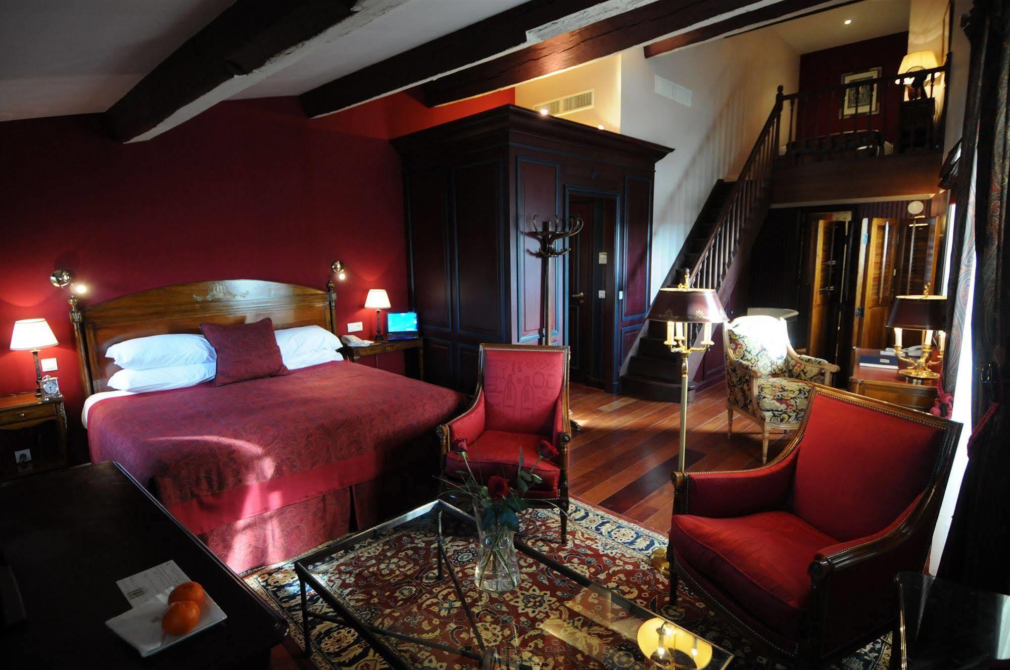 Hotel De Toiras 5*